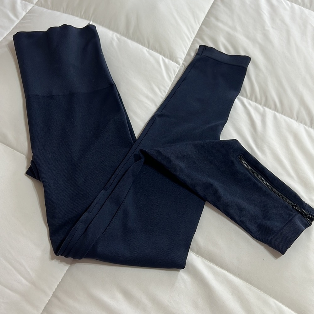 SPANX Ankle Zippers Leggings - Picture 3 of 7